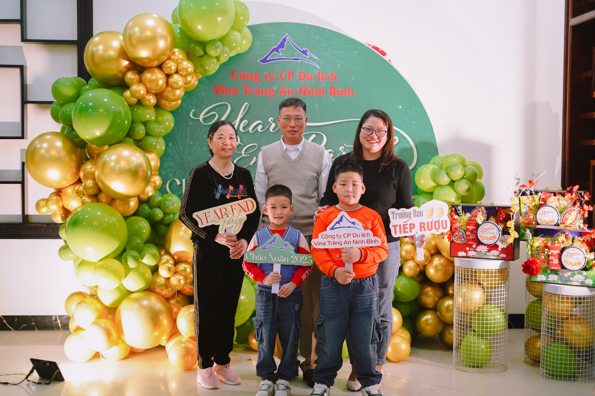 Tất niên 2024 chào đón 2025