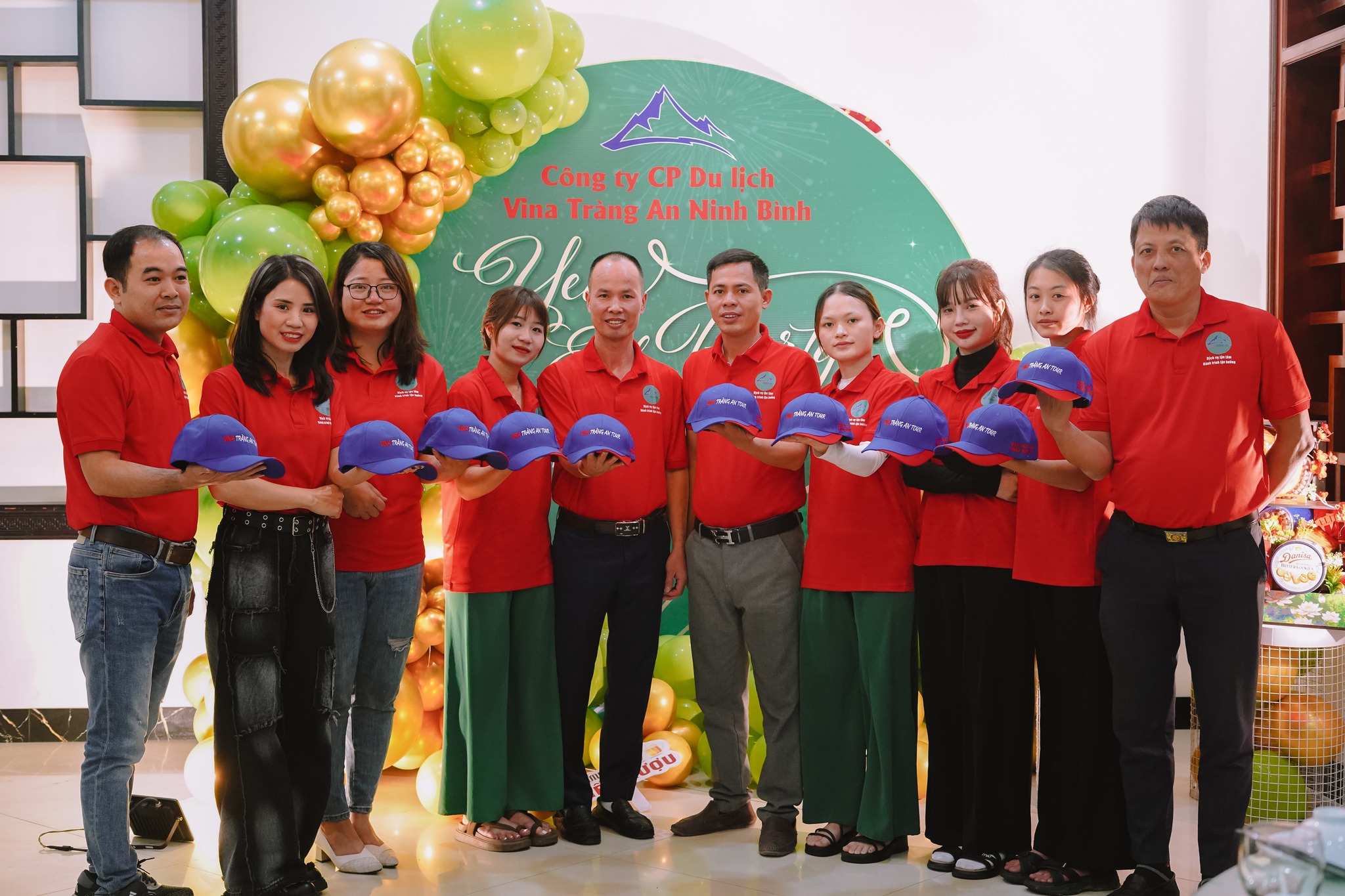 Tất niên 2024 chào đón 2025