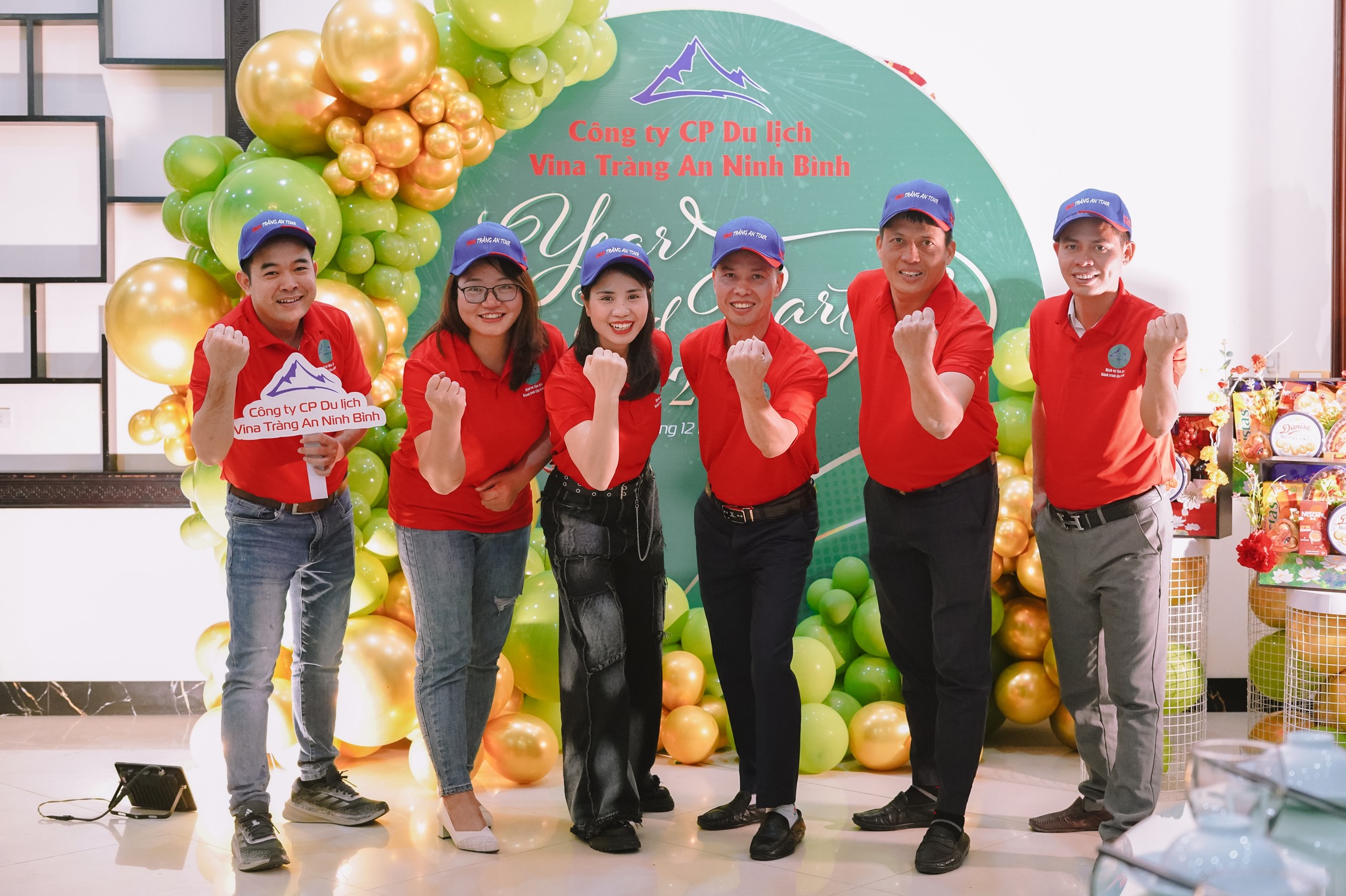 Tất niên 2024 chào đón 2025