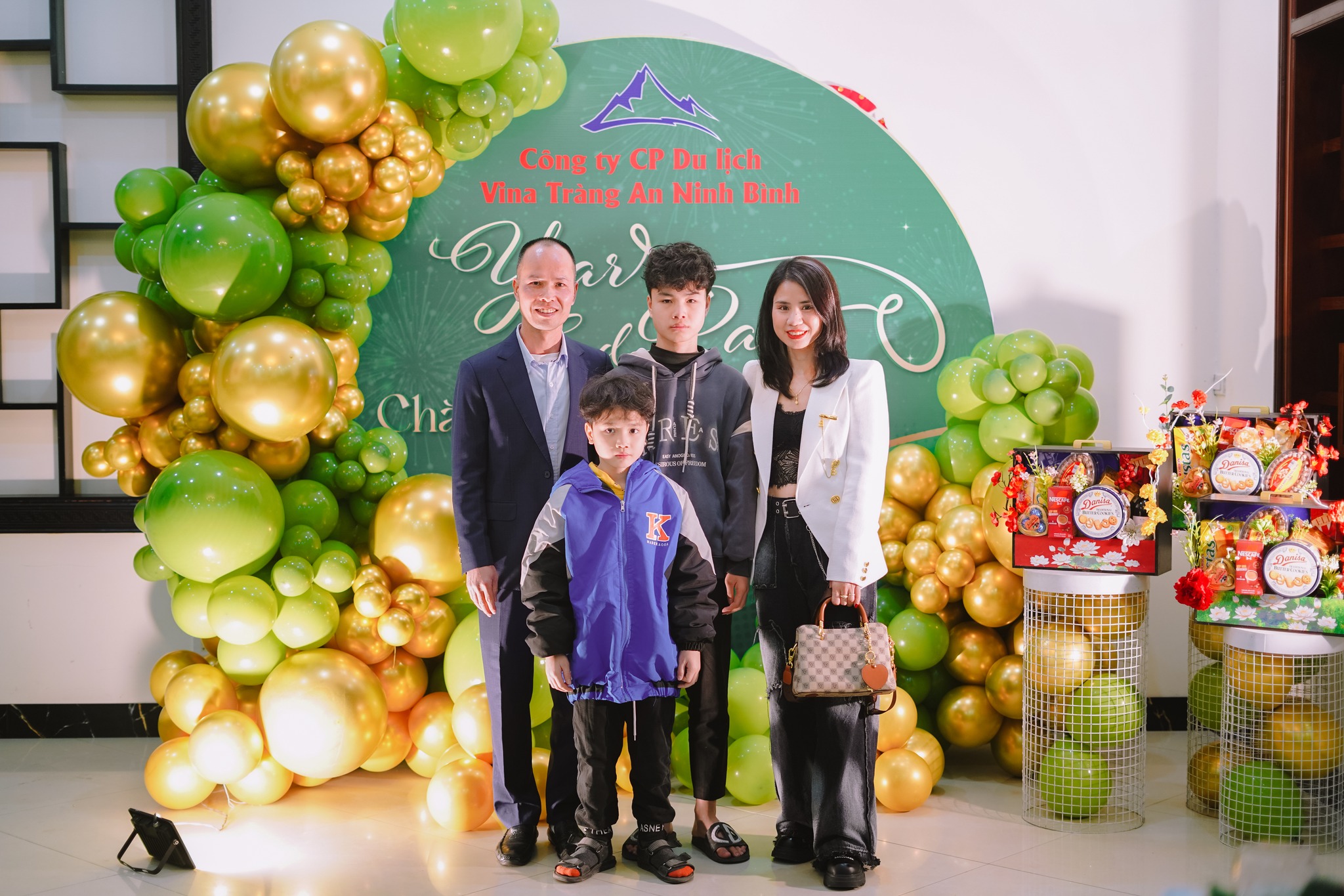 Tất niên 2024 chào đón 2025